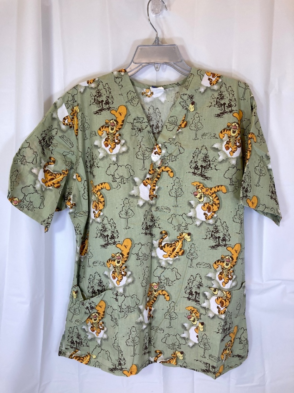 Disney Tigger Medical Scrub Top Sz M Green Front Pockets All Over Print Unisex